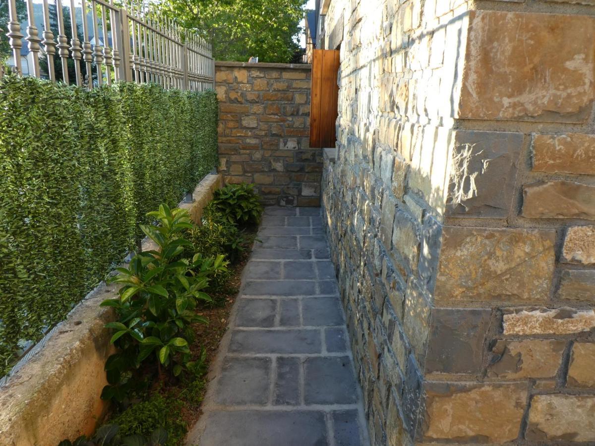 Villa Casa con jardín frente ciudadela Jaca Exterior foto