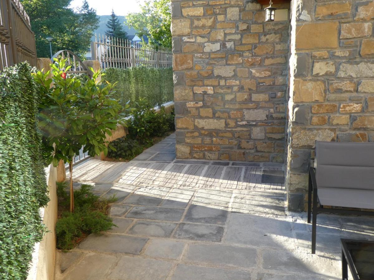 Villa Casa con jardín frente ciudadela Jaca Exterior foto